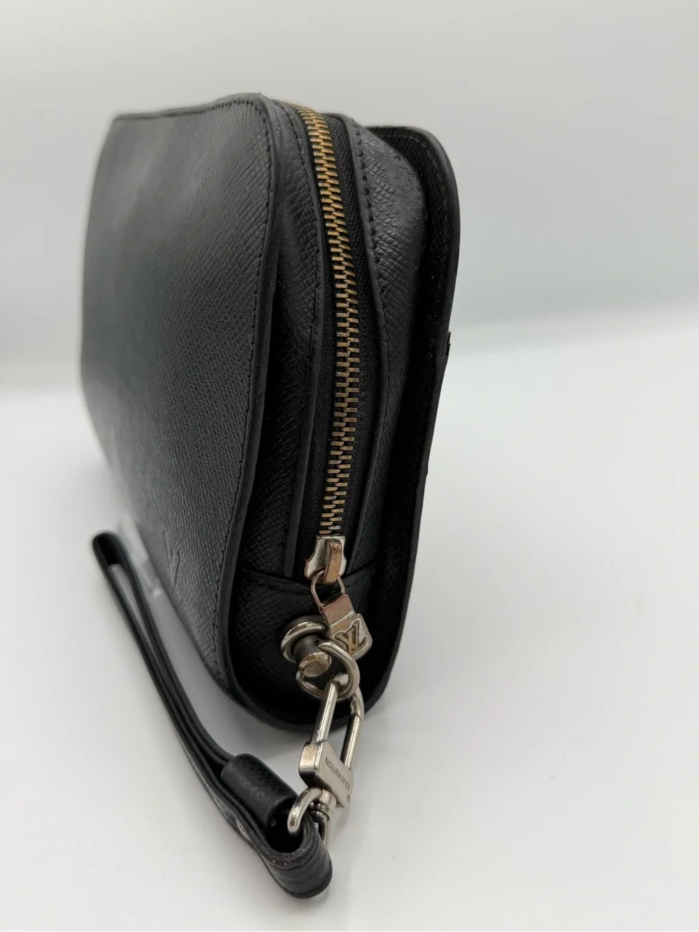 Louis Vuitton Taiga Leather Baikal Clutch Organizer Wristlet Black